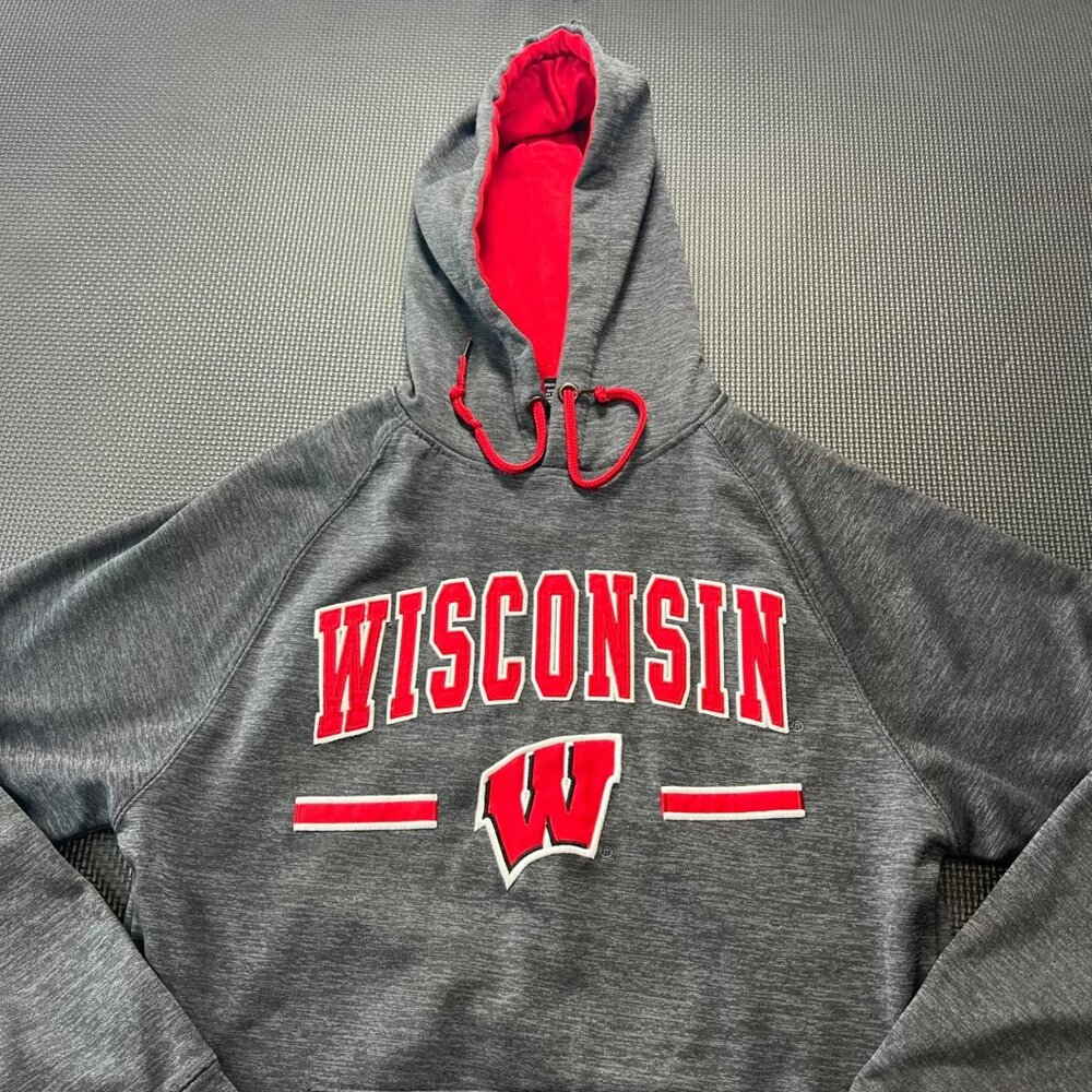 Wisconsin Badgers Colosseum Mens S Gray & Red Pullover Hoodie Sweatshirt - Picture 3 of 5